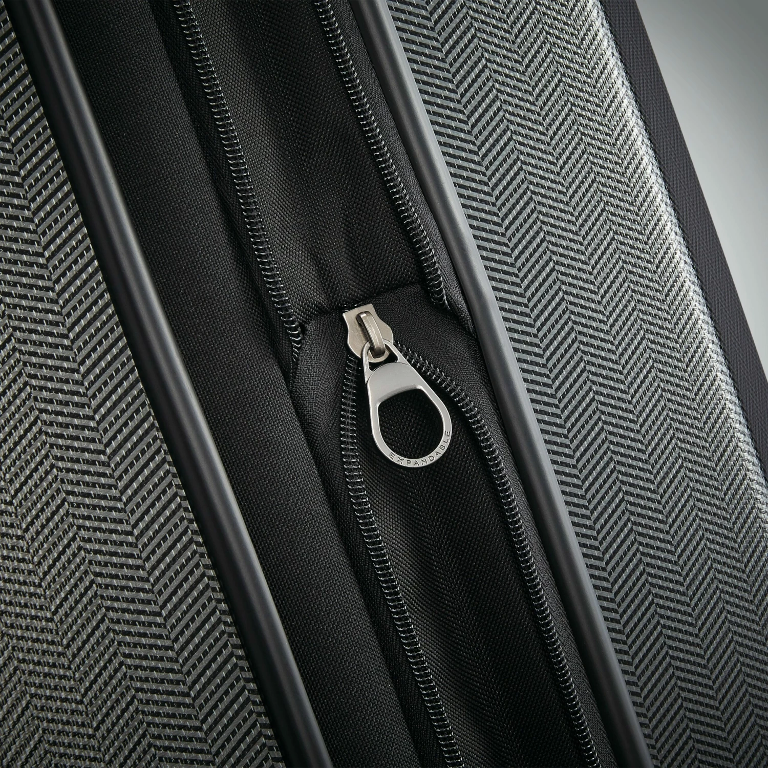 Hartmann Century Deluxe 28" Extended Journey Exp Spinner 8 Hartmann Century Deluxe 28" Extended Journey Exp Spinner - Image 6