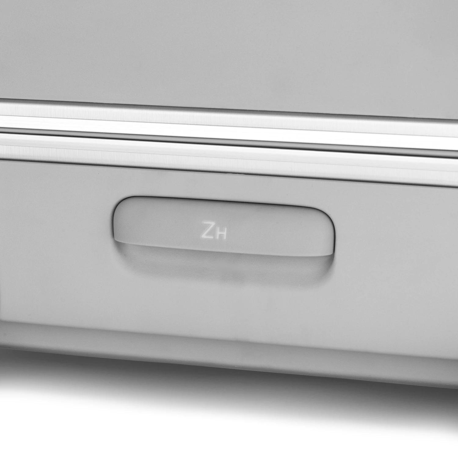 Zero Halliburton Pursuit Aluminum Medium Travel Case 17 Zero Halliburton Pursuit Aluminum Medium Travel Case - Image 15