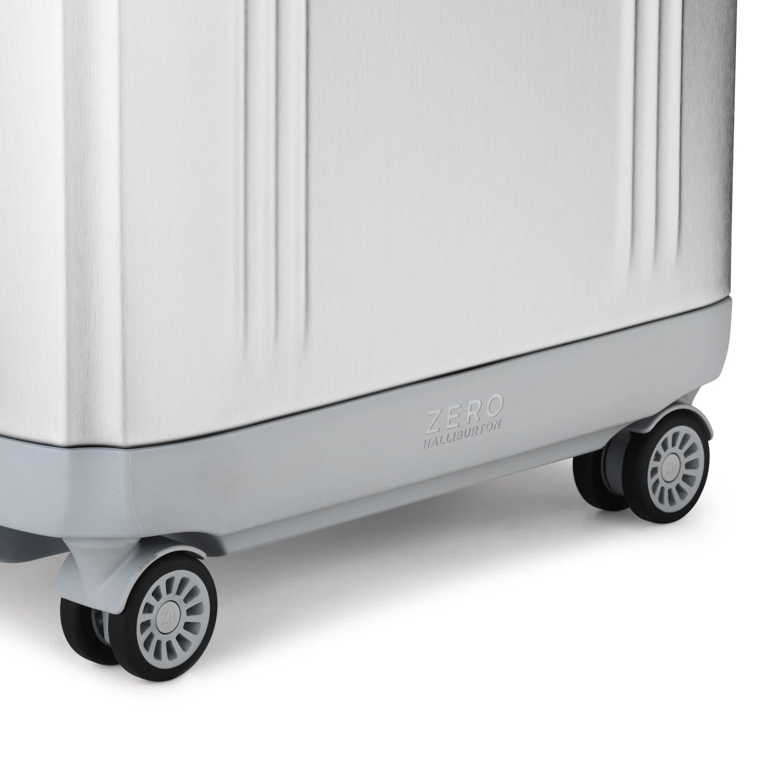 Zero Halliburton Pursuit Aluminum Medium Travel Case 21 Zero Halliburton Pursuit Aluminum Medium Travel Case - Image 19